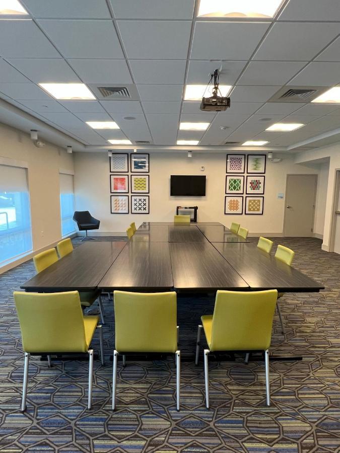 Holiday Inn Express & Suites - Ukiah By Ihg Bagian luar foto