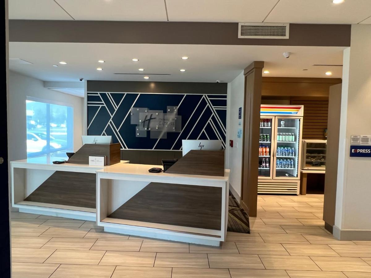 Holiday Inn Express & Suites - Ukiah By Ihg Bagian luar foto