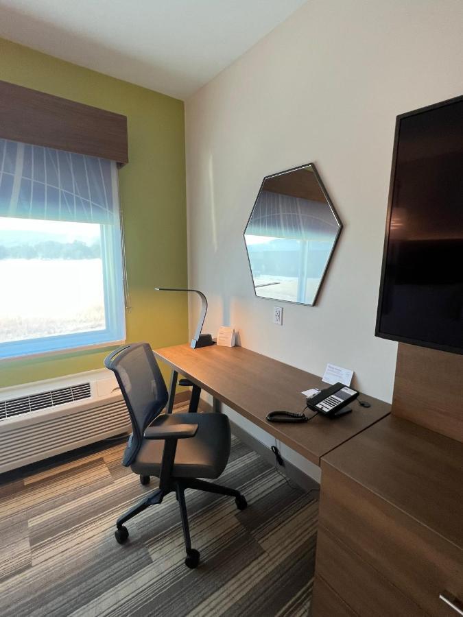 Holiday Inn Express & Suites - Ukiah By Ihg Bagian luar foto