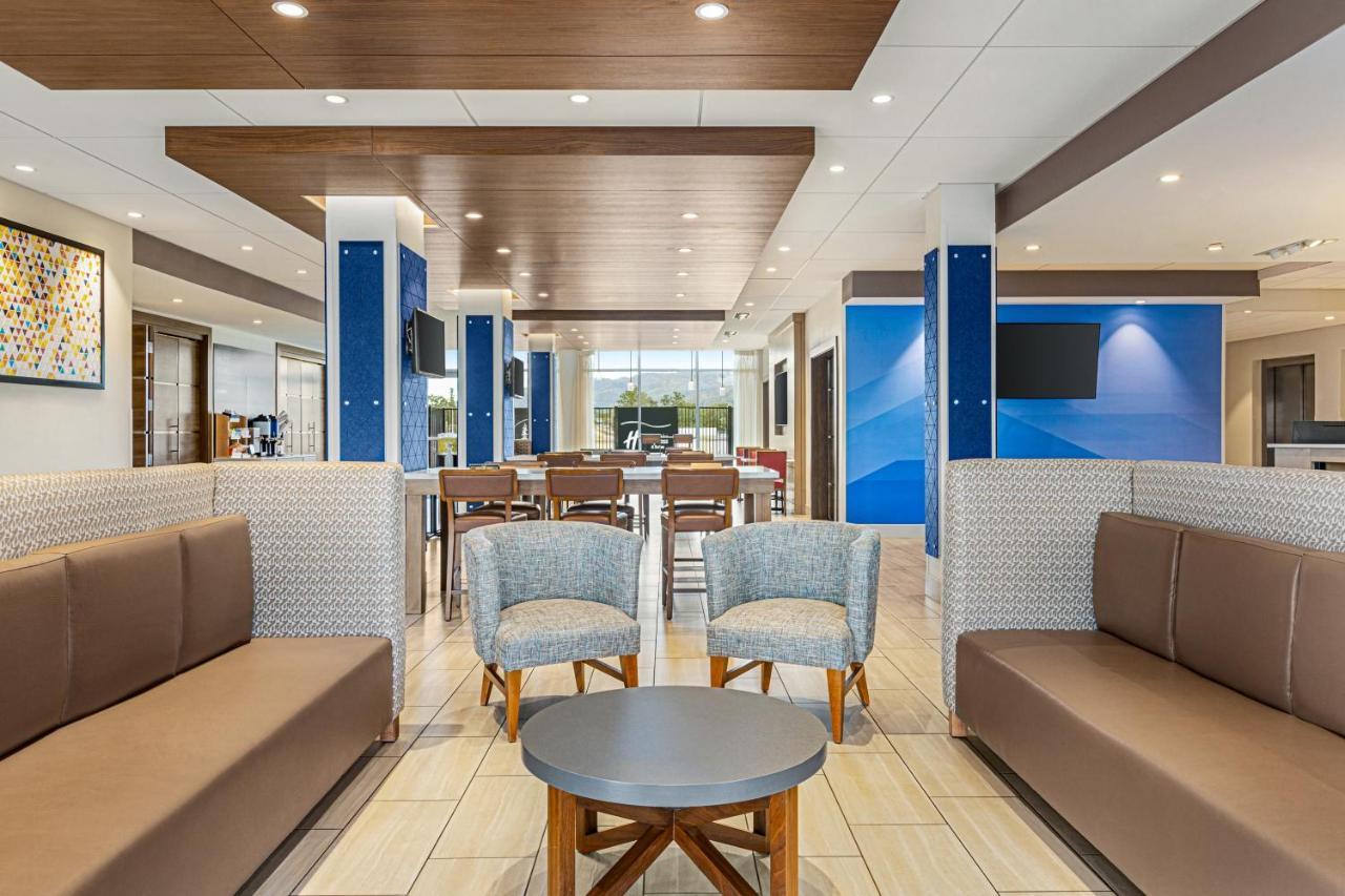 Holiday Inn Express & Suites - Ukiah By Ihg Bagian luar foto