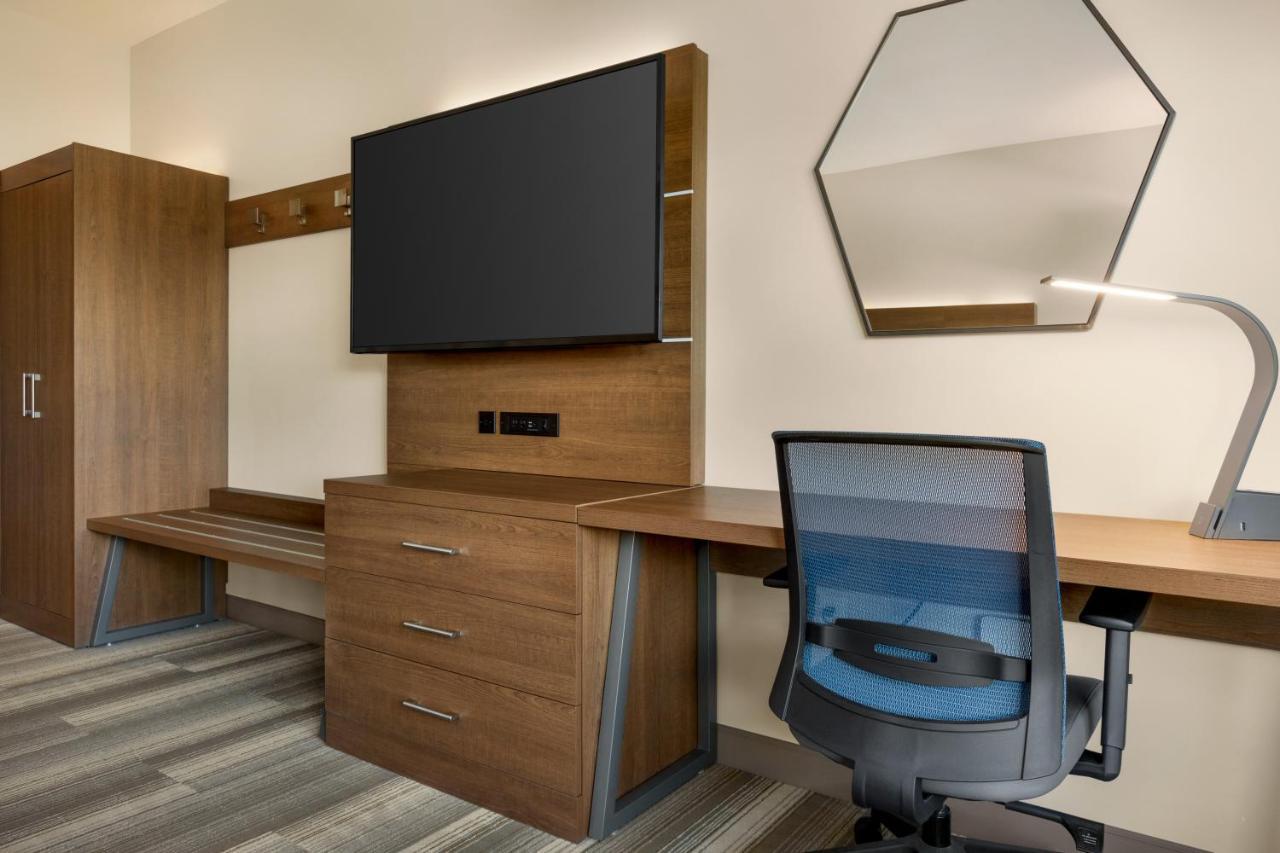 Holiday Inn Express & Suites - Ukiah By Ihg Bagian luar foto