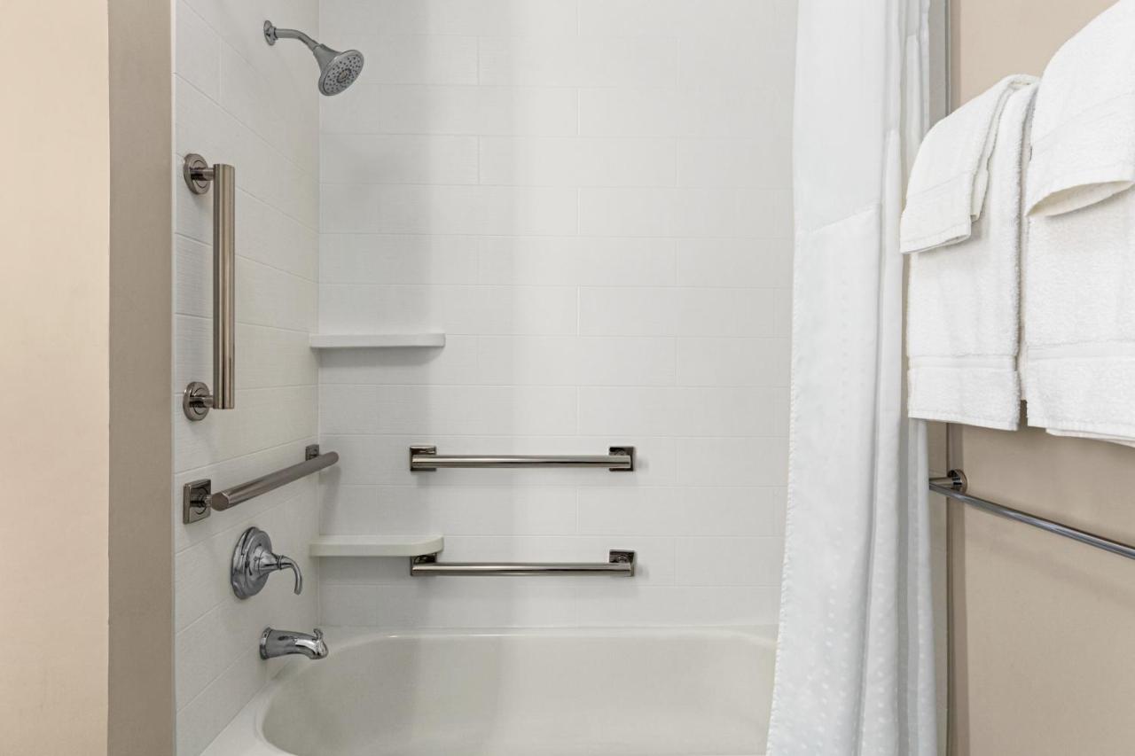 Holiday Inn Express & Suites - Ukiah By Ihg Bagian luar foto