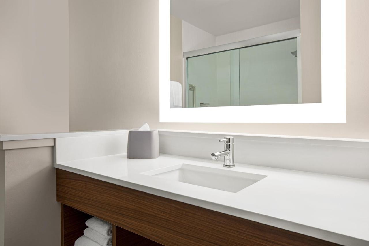 Holiday Inn Express & Suites - Ukiah By Ihg Bagian luar foto